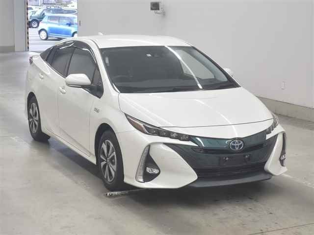 70508 Toyota Prius phv ZVW52 2018 г. (MIRIVE Aichi)